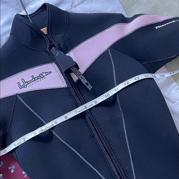 Hendersonwetsuit Size 6 3MM Black Pink